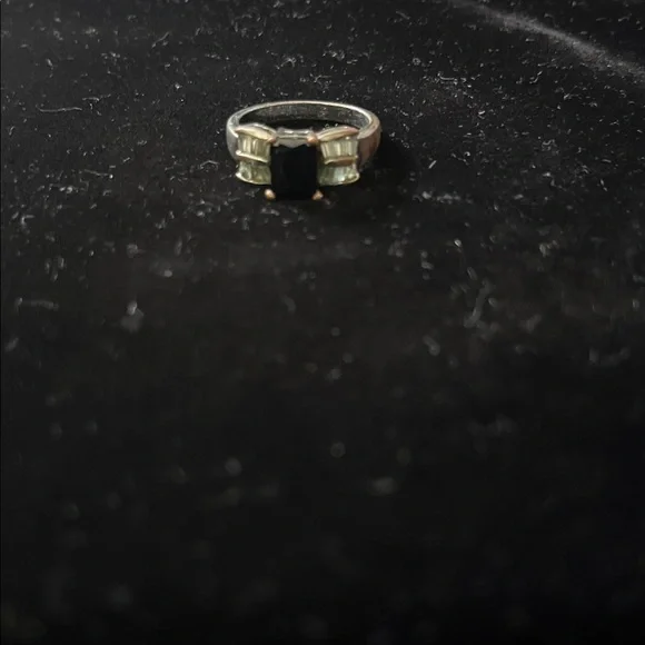 Elegant Gold and Silver Ring Set(5) - Picture 4 of 11